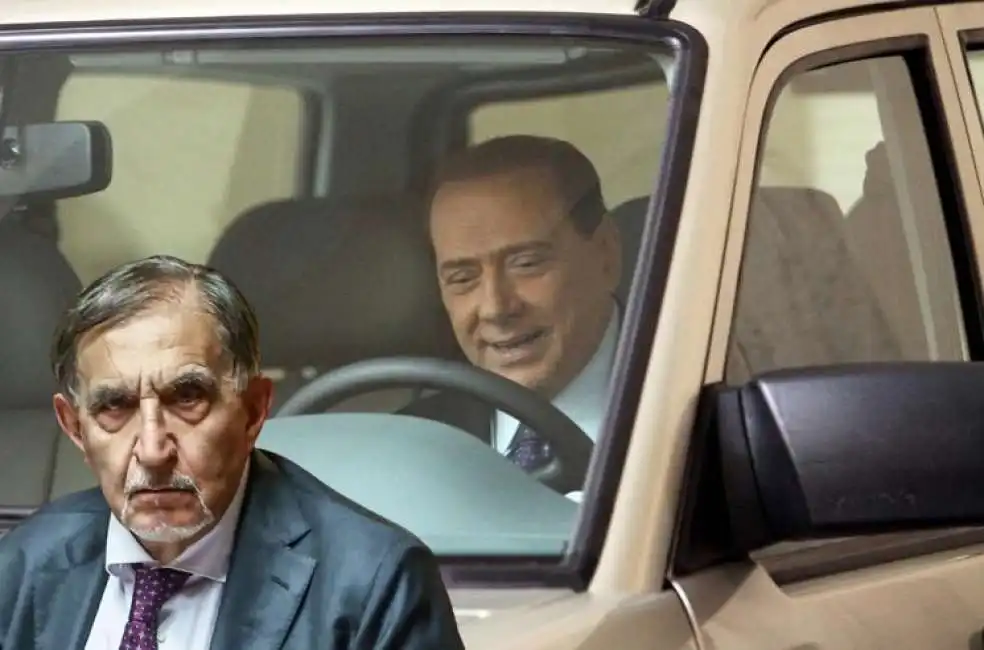 silvio berlusconi sul suv uaz patriot ignazio la russa