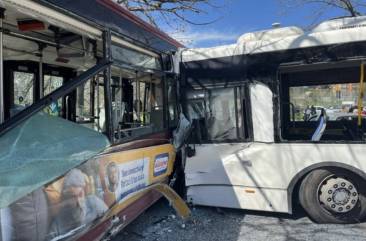 incidente tra due autobus a roma