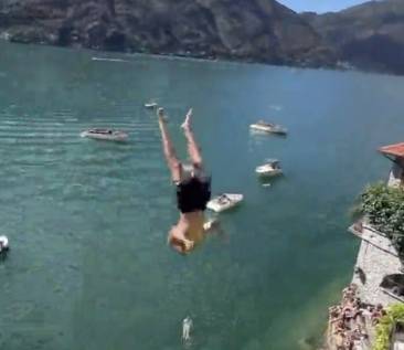 harry davies si tuffa dal ponte della civera a nesso