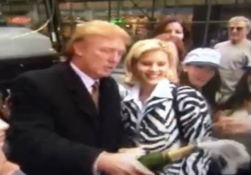 il cammeo di donald trump in playboy video centerfold 2000