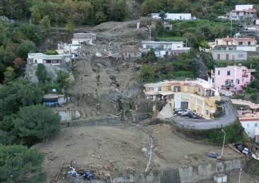 casamicciola il giorno dopo la frana vista dal drone